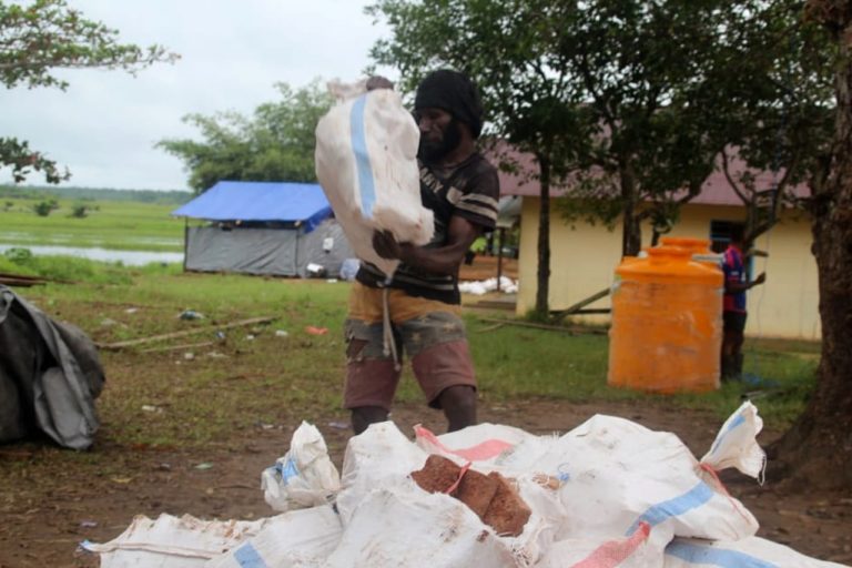 photo6217730722156883388