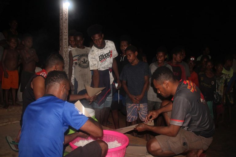 photo6219789390176169552