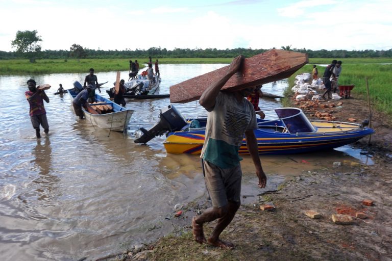 photo6219789390176169555