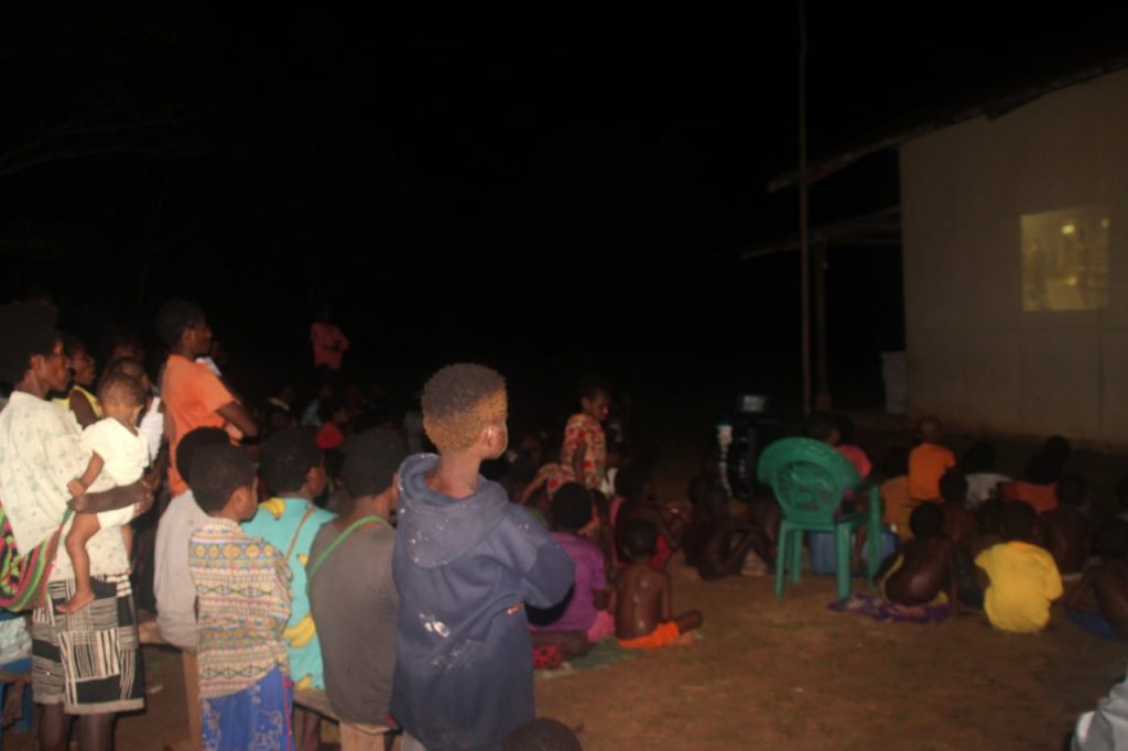 photo6219789390176169560