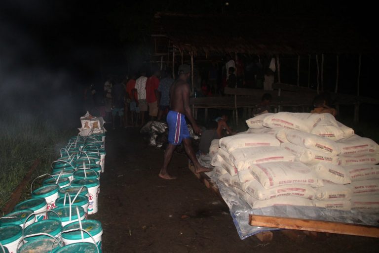 photo6219789390176169562