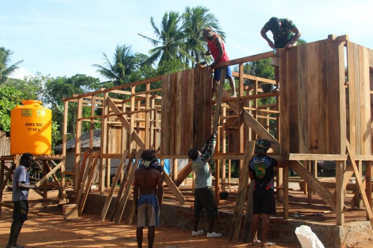 photo6230862133692837266