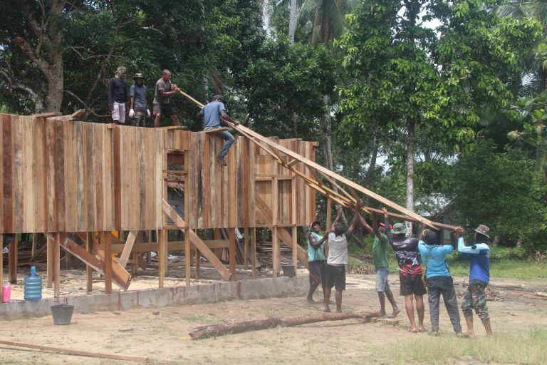 photo6262446026107497888