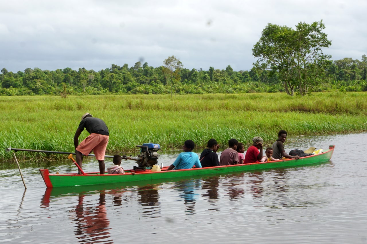 photo6278123159249072060