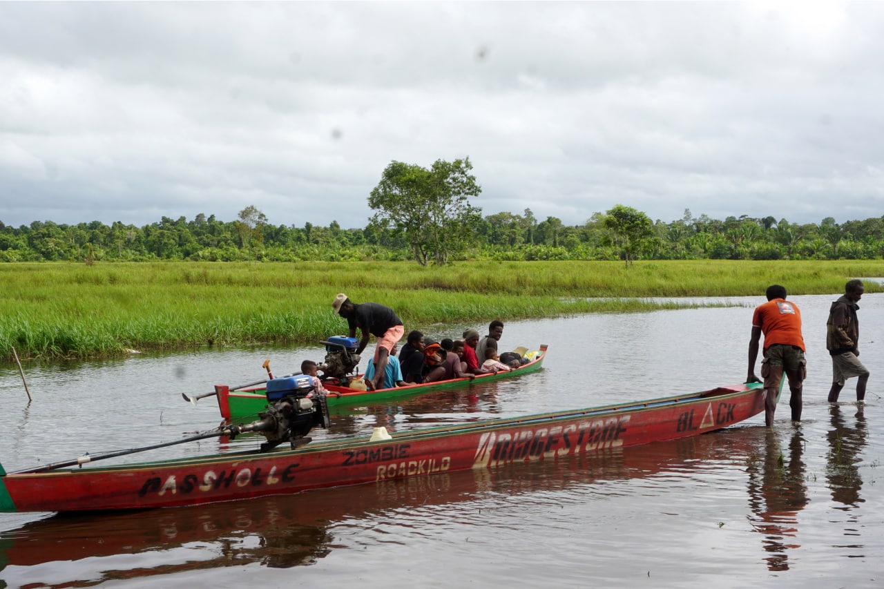 photo6278123159249072061