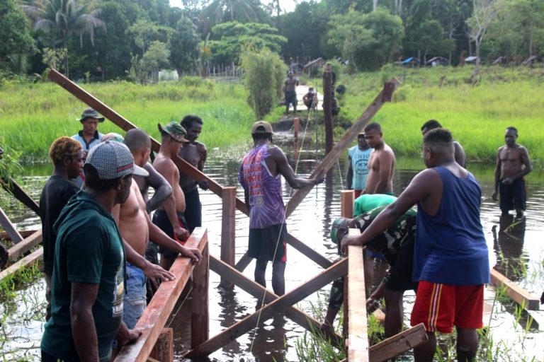 photo6282650965312122111