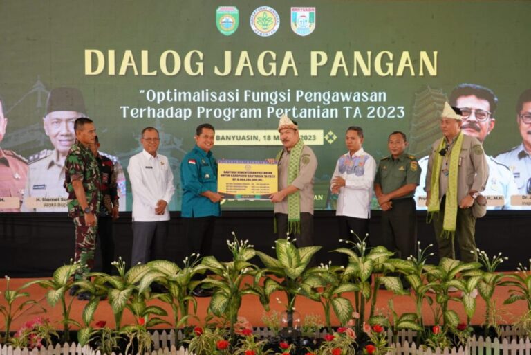 5cae1c7e74e426fe93213571724ab83d-1