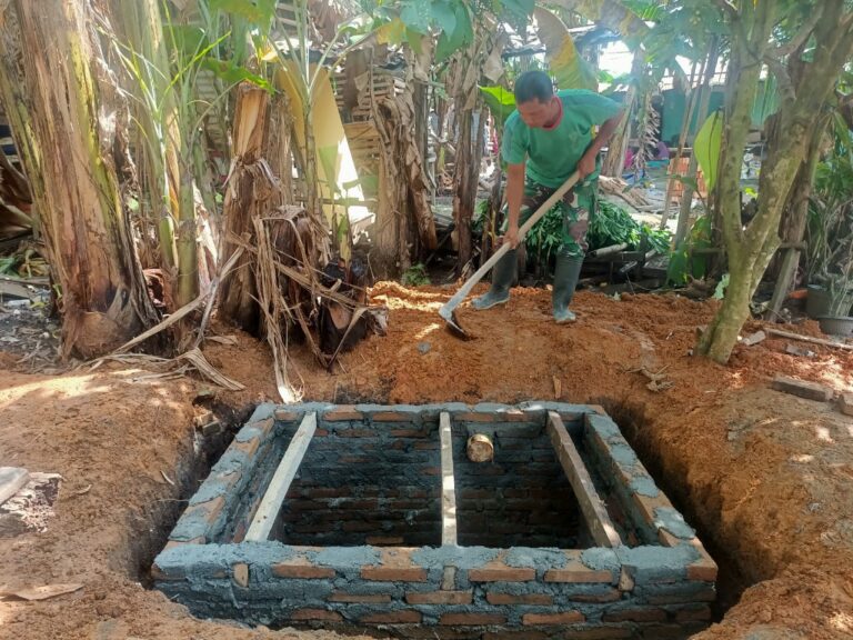 WhatsApp Image 2025-10-23 at 23.49.03