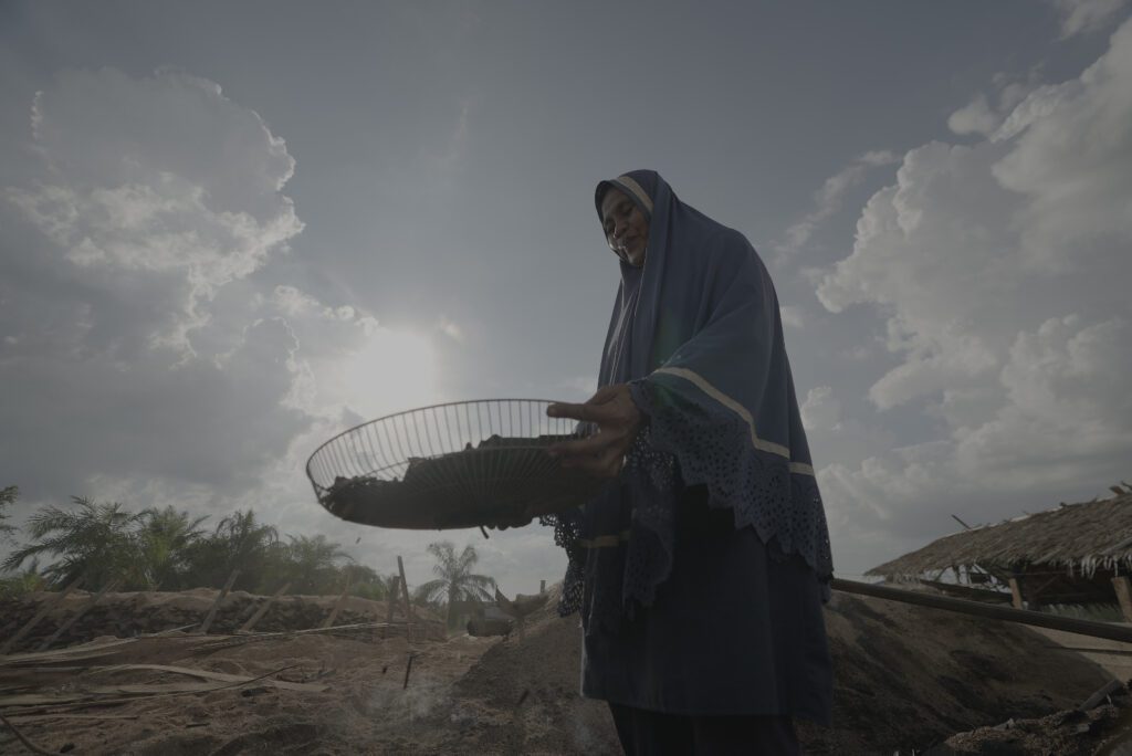 WhatsApp Image 2025-10-26 at 23.04.56